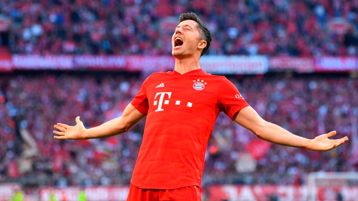 Robert Lewandowski mencetak gol ke-44 musim ini, Bayer Leverkusen 2-4 Bayern Munich